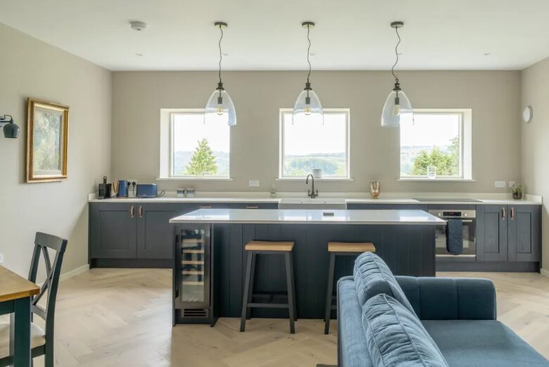 Theescombe Hill House - Stroud, United Kingdom