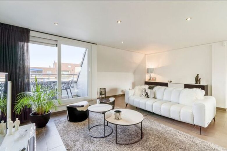 A Refined Duplex Near the Sea - Koksijde, Belgium