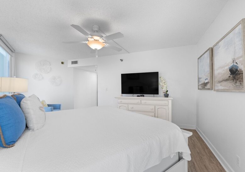 Beachfront Corner Condo with Gulf Views on Perdido Key - Pensacola, Florida