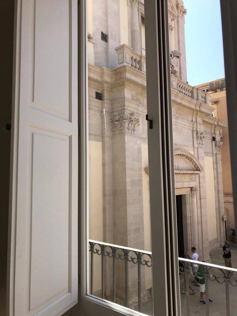 Ortigia's Refined 2BD Residence - Ortigia, Siracusa, Italy