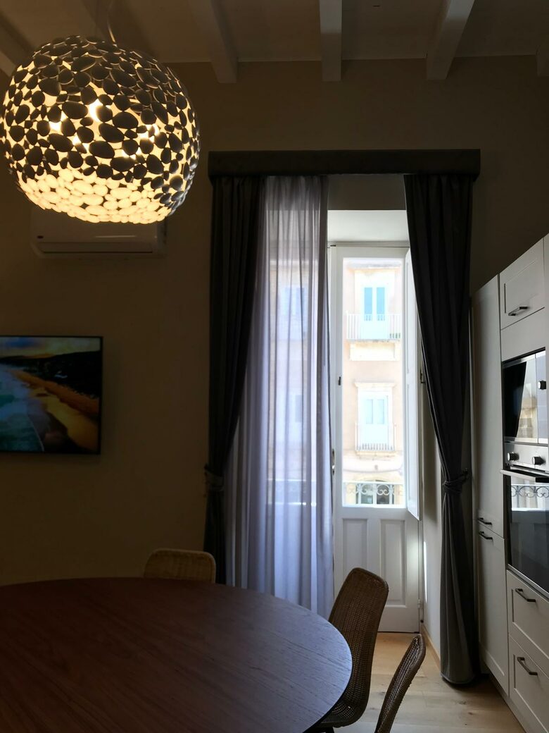 Ortigia's Refined 2BD Residence - Ortigia, Siracusa, Italy