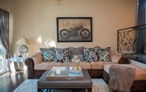 Stylish Orange County Townhome Near Newport Beach and OC Fairgrounds - Costa Mesa, California