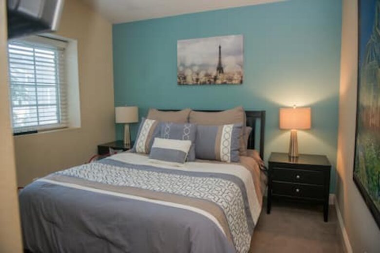 Stylish Orange County Townhome Near Newport Beach and OC Fairgrounds - Costa Mesa, California