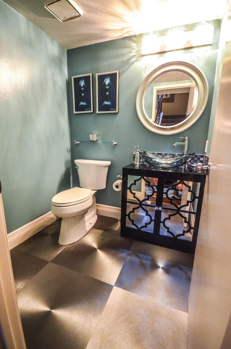 Stylish Orange County Townhome Near Newport Beach and OC Fairgrounds - Costa Mesa, California