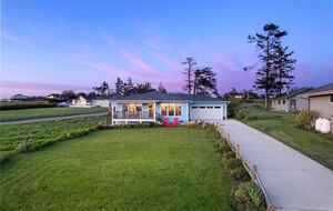 Whidbey Island Coastal Retreat with Ocean Views - Coupeville, Washington