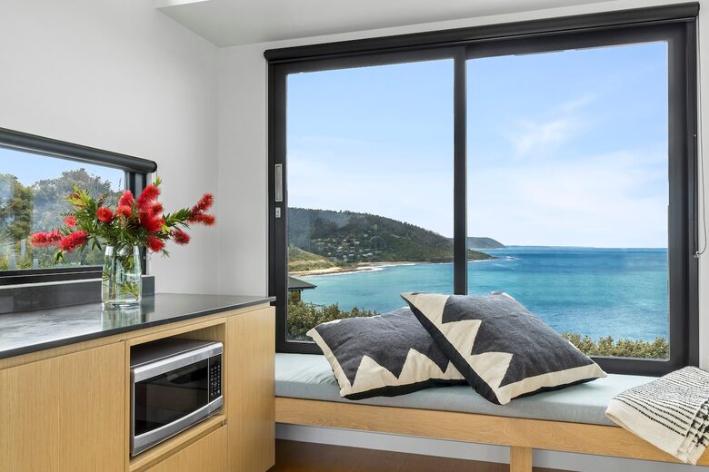 360° Ocean Views Above the Great Ocean Road - Wye River, Australia