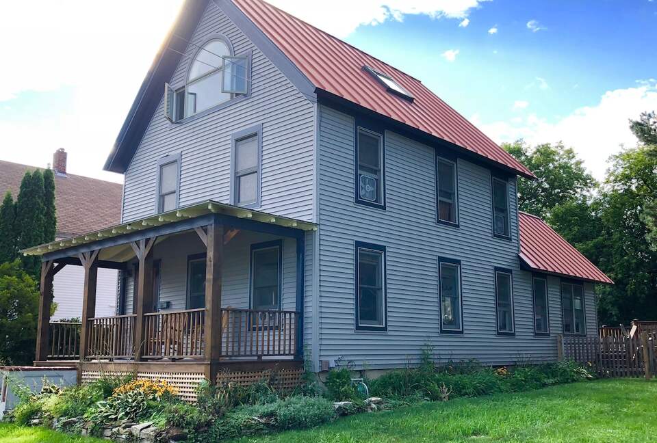 Charming Middlebury Retreat in the Heart of Town - Middlebury, Vermont