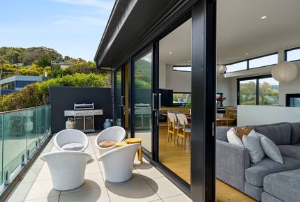 360° Ocean Views Above the Great Ocean Road - Wye River, Australia