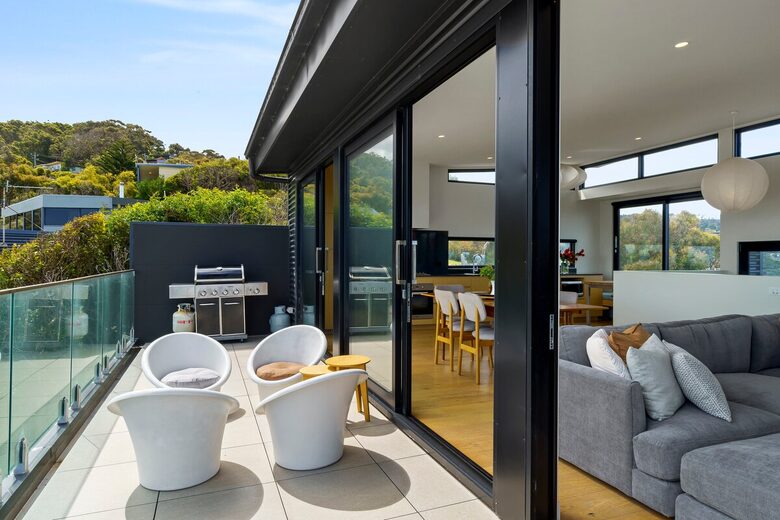 360° Ocean Views Above the Great Ocean Road - Wye River, Australia