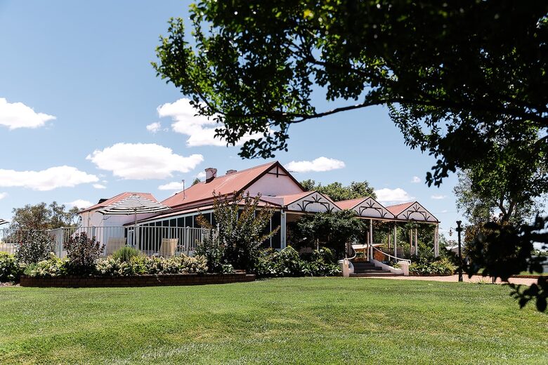 Secluded Victorian Country Estate with Homestead, Cottage & River Access - Wahgunyah, Australia