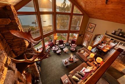 Luxury Canadian Lakefront Retreat in British Columbia - Chase, Canada