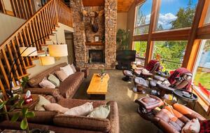 Luxury Canadian Lakefront Retreat in British Columbia - Chase, Canada