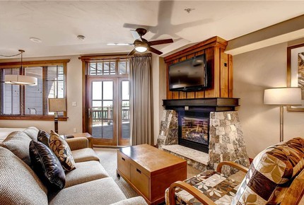 Studio Room at One Ski Hill Place