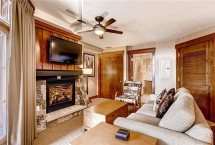 Studio Room at One Ski Hill Place