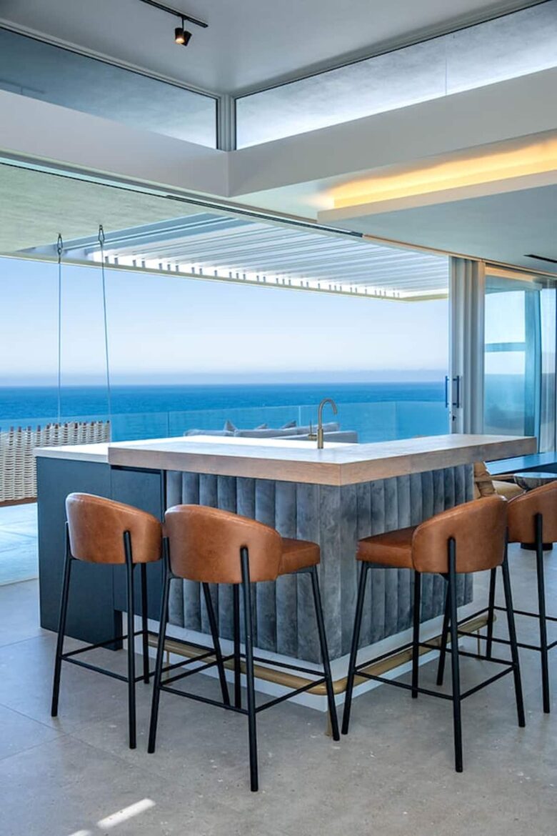 Clifftop Oceanview Villa Overlooking Pinnacle Point Golf Course - Mossel Bay, South Africa