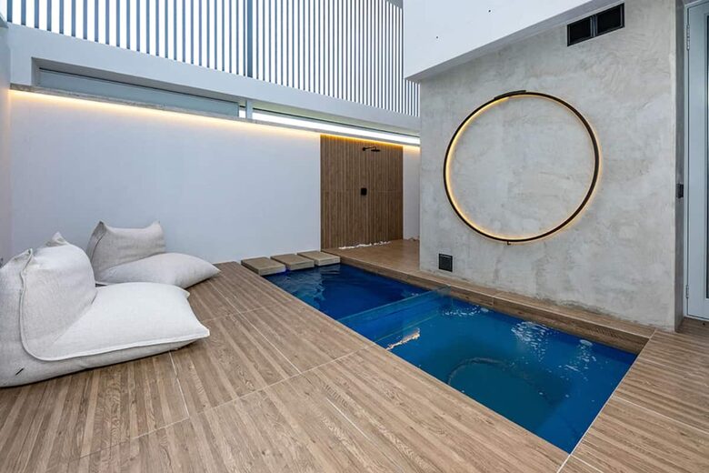 Clifftop Oceanview Villa Overlooking Pinnacle Point Golf Course - Mossel Bay, South Africa