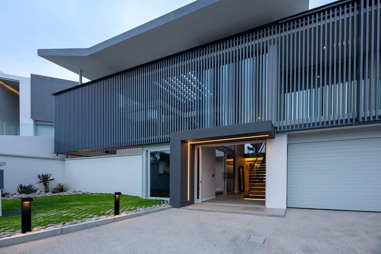 Clifftop Oceanview Villa Overlooking Pinnacle Point Golf Course - Mossel Bay, South Africa