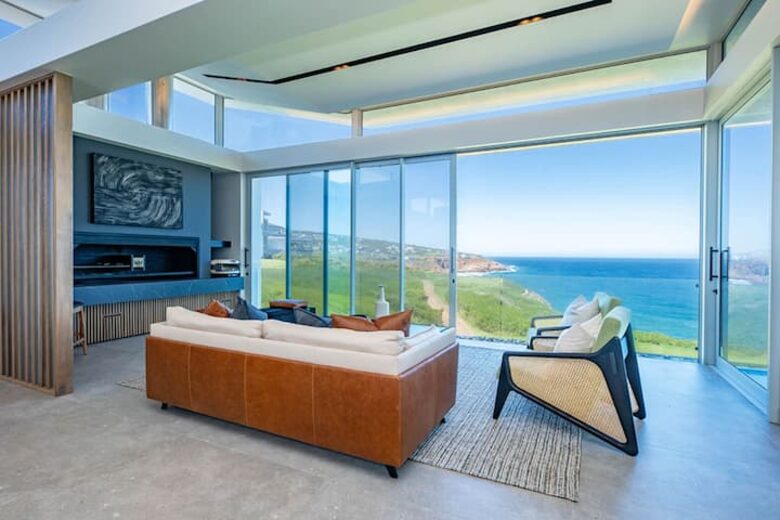 Clifftop Oceanview Villa Overlooking Pinnacle Point Golf Course - Mossel Bay, South Africa