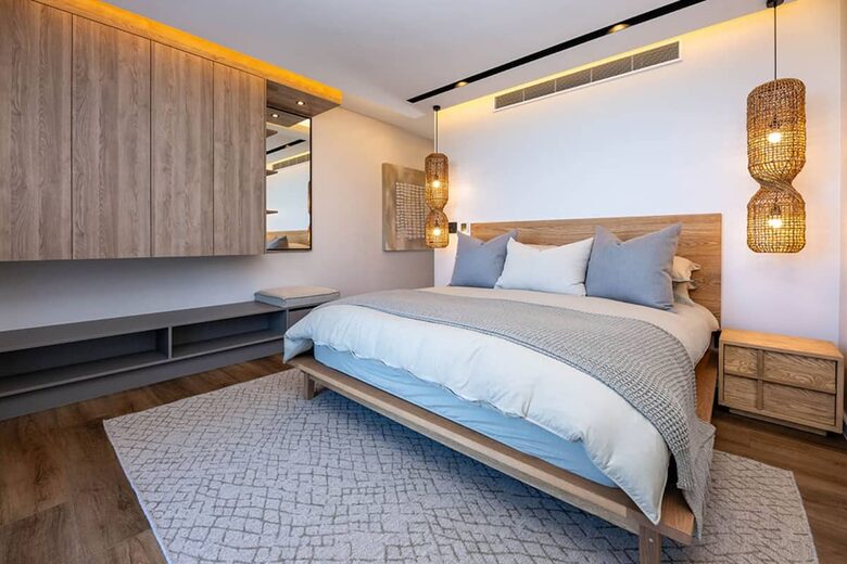 Clifftop Oceanview Villa Overlooking Pinnacle Point Golf Course - Mossel Bay, South Africa