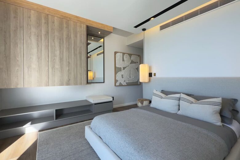 Clifftop Oceanview Villa Overlooking Pinnacle Point Golf Course - Mossel Bay, South Africa