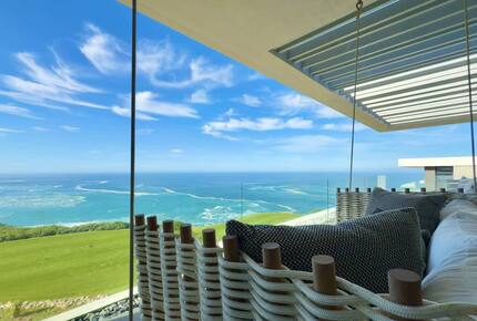 Clifftop Oceanview Villa Overlooking Pinnacle Point Golf Course - Mossel Bay, South Africa