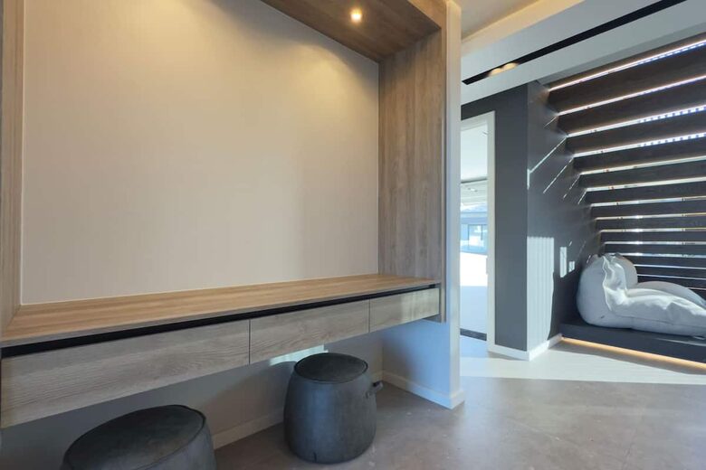 Clifftop Oceanview Villa Overlooking Pinnacle Point Golf Course - Mossel Bay, South Africa