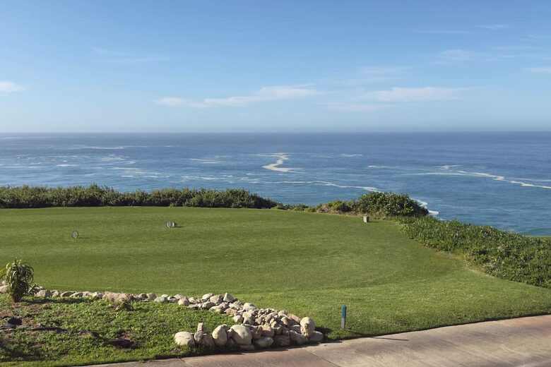Clifftop Oceanview Villa Overlooking Pinnacle Point Golf Course - Mossel Bay, South Africa