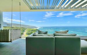 Clifftop Oceanview Villa Overlooking Pinnacle Point Golf Course - Mossel Bay, South Africa