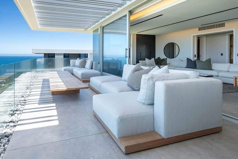 Clifftop Oceanview Villa Overlooking Pinnacle Point Golf Course - Mossel Bay, South Africa