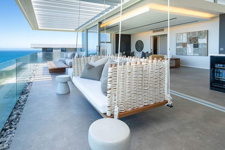 Clifftop Oceanview Villa Overlooking Pinnacle Point Golf Course - Mossel Bay, South Africa