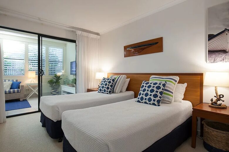 Spacious Multi-Level Coolum Escape with Panoramic Ocean Views - Coolum Beach, Australia