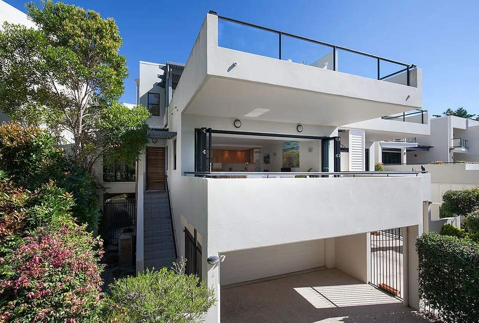 Spacious Multi-Level Coolum Escape with Panoramic Ocean Views - Coolum Beach, Australia