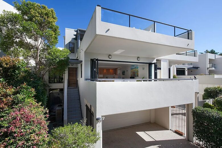 Spacious Multi-Level Coolum Escape with Panoramic Ocean Views - Coolum Beach, Australia