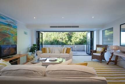 Spacious Multi-Level Coolum Escape with Panoramic Ocean Views - Coolum Beach, Australia