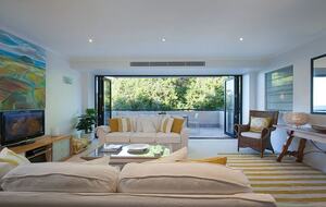 Spacious Multi-Level Coolum Escape with Panoramic Ocean Views - Coolum Beach, Australia