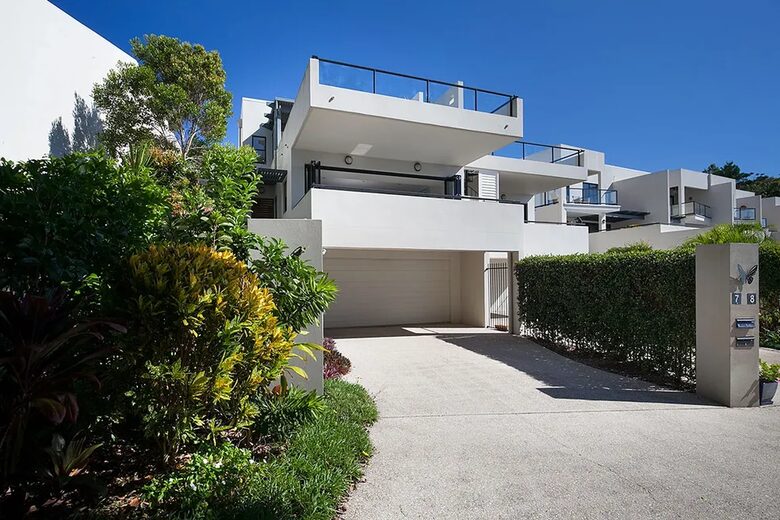 Spacious Multi-Level Coolum Escape with Panoramic Ocean Views - Coolum Beach, Australia