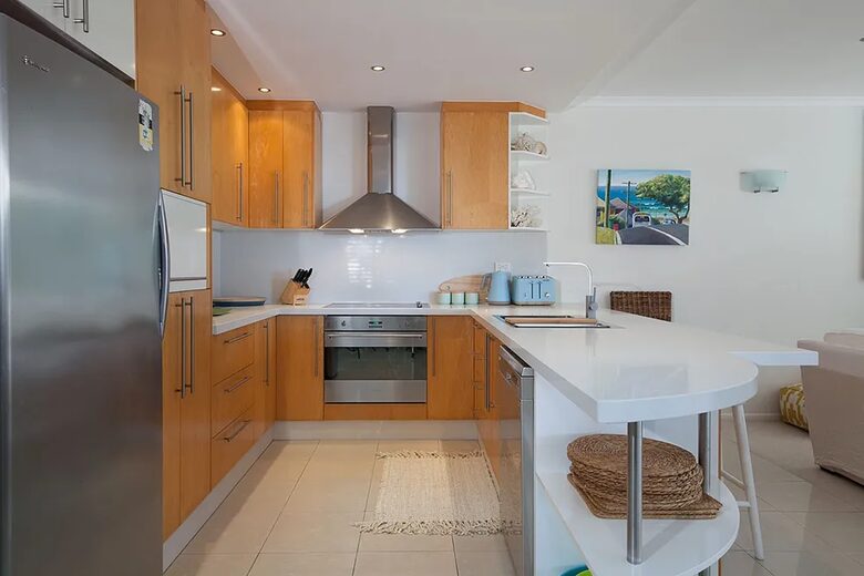 Spacious Multi-Level Coolum Escape with Panoramic Ocean Views - Coolum Beach, Australia