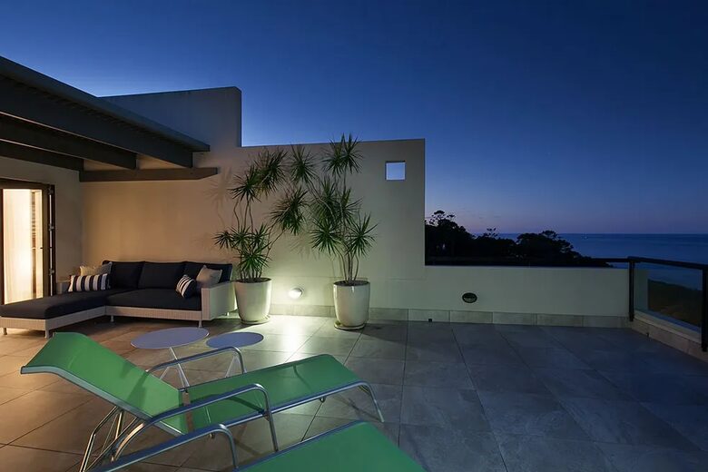 Spacious Multi-Level Coolum Escape with Panoramic Ocean Views - Coolum Beach, Australia