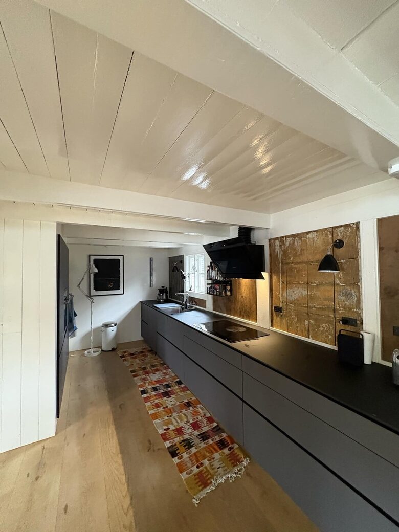 A 19th-Century Faroese House with Ocean Views in Sandavágur - Sandavágur, Faroe Islands