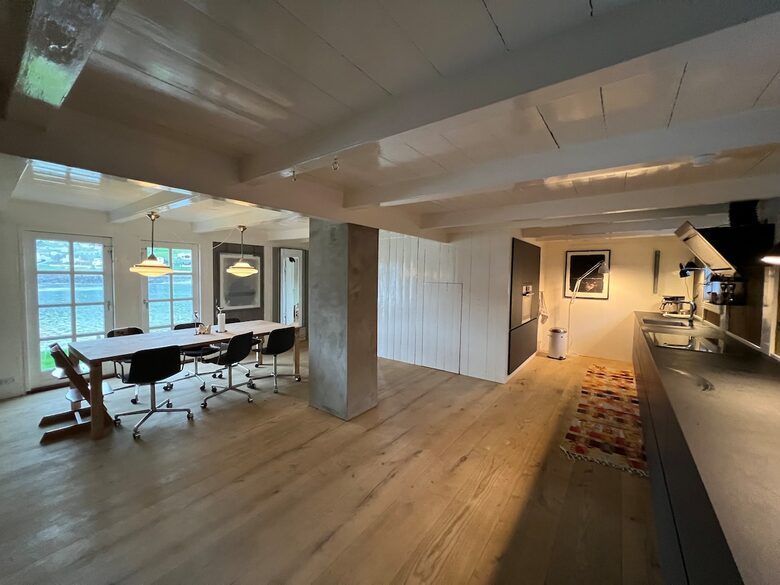 A 19th-Century Faroese House with Ocean Views in Sandavágur - Sandavágur, Faroe Islands