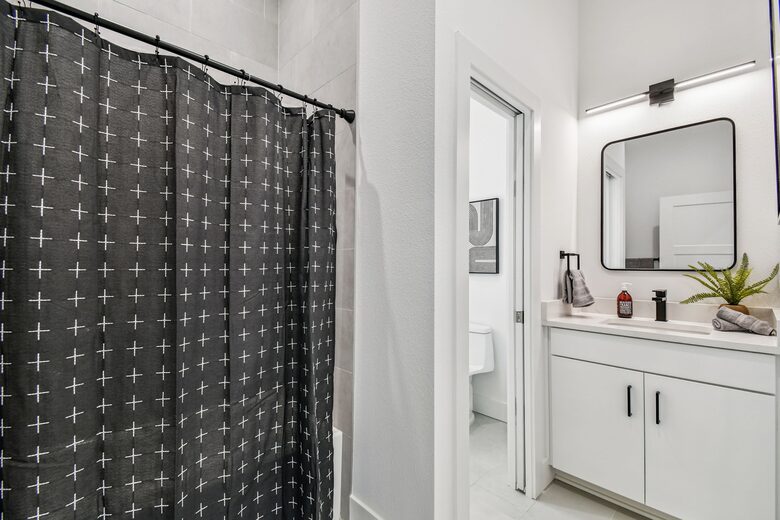 Stylish St. Petersburg Townhome Near Downtown & Gulf Beaches - St. Petersburg, Florida