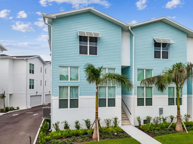 Stylish St. Petersburg Townhome Near Downtown & Gulf Beaches - St. Petersburg, Florida
