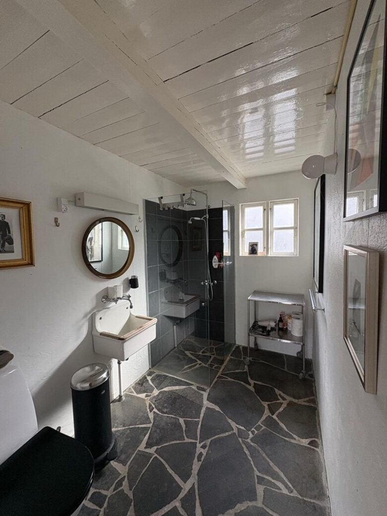 A 19th-Century Faroese House with Ocean Views in Sandavágur - Sandavágur, Faroe Islands