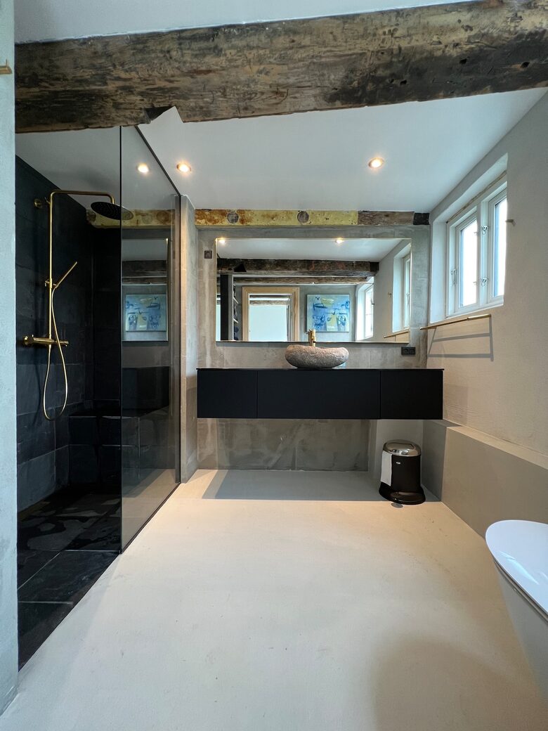 A 19th-Century Faroese House with Ocean Views in Sandavágur - Sandavágur, Faroe Islands