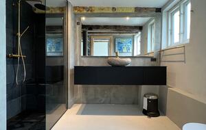 A 19th-Century Faroese House with Ocean Views in Sandavágur - Sandavágur, Faroe Islands