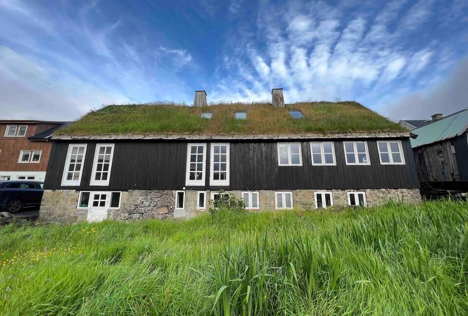 A 19th-Century Faroese House with Ocean Views in Sandavágur - Sandavágur, Faroe Islands
