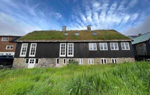 A 19th-Century Faroese House with Ocean Views in Sandavágur - Sandavágur, Faroe Islands