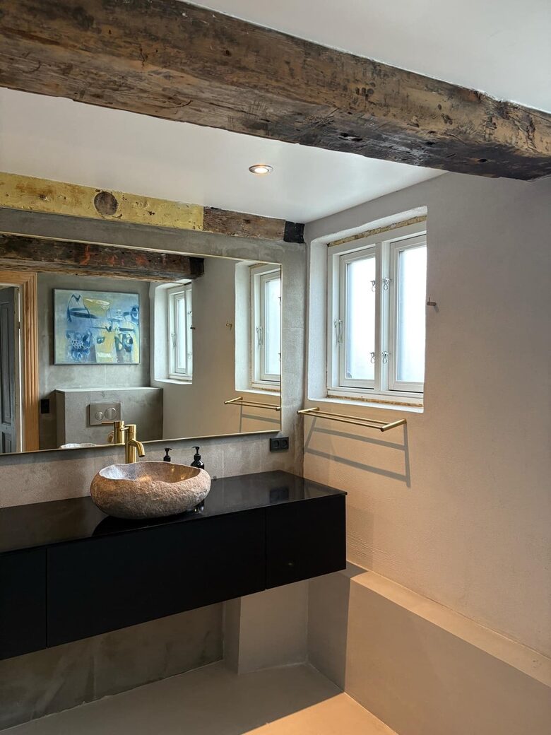 A 19th-Century Faroese House with Ocean Views in Sandavágur - Sandavágur, Faroe Islands