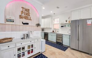 The Pink Shell Destin | Spacious Family Retreat Near Beaches - Destin, Florida