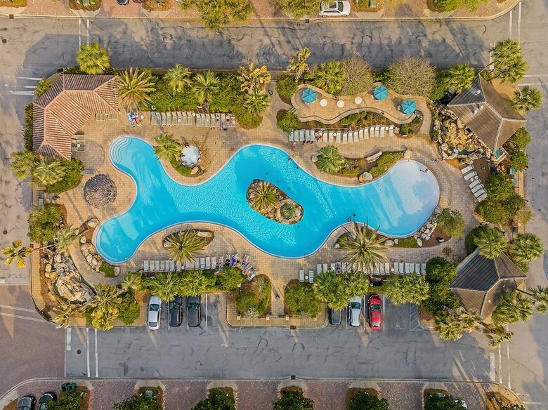 The Pink Shell Destin | Spacious Family Retreat Near Beaches - Destin, Florida